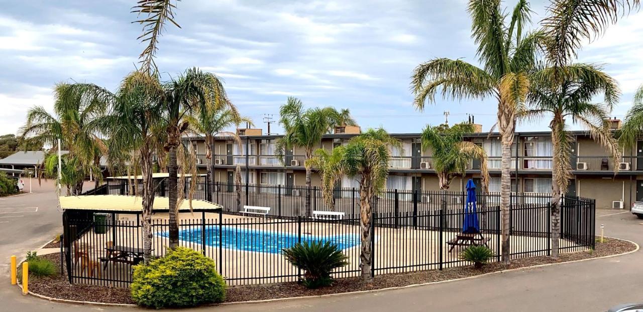 Westland Hotel Motel Whyalla Esterno foto