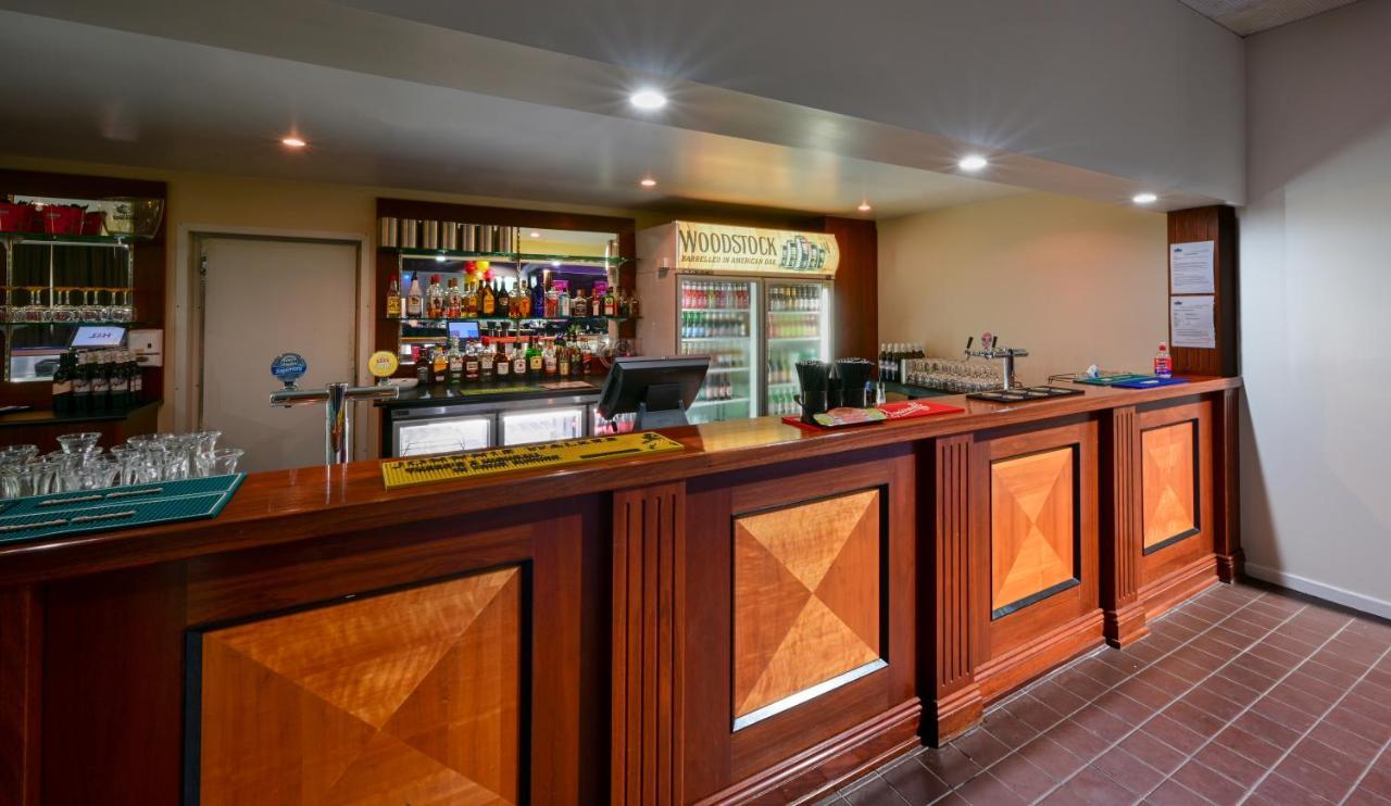 Westland Hotel Motel Whyalla Esterno foto