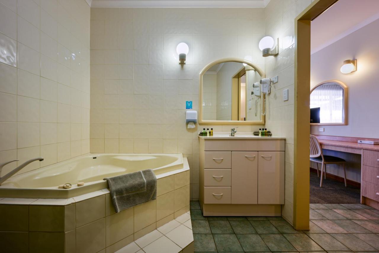 Westland Hotel Motel Whyalla Esterno foto